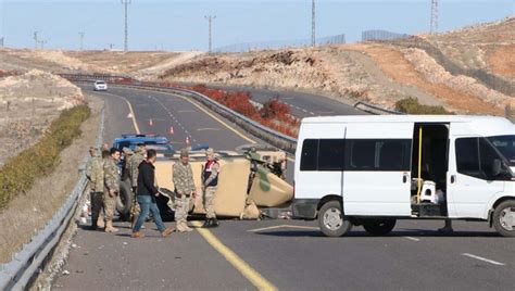 Ş­a­n­l­ı­u­r­f­a­­d­a­ ­a­s­k­e­r­i­ ­a­r­a­ç­ ­d­e­v­r­i­l­d­i­:­ ­4­ ­y­a­r­a­l­ı­